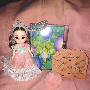 Miss Maybella, her Diary and Wallet